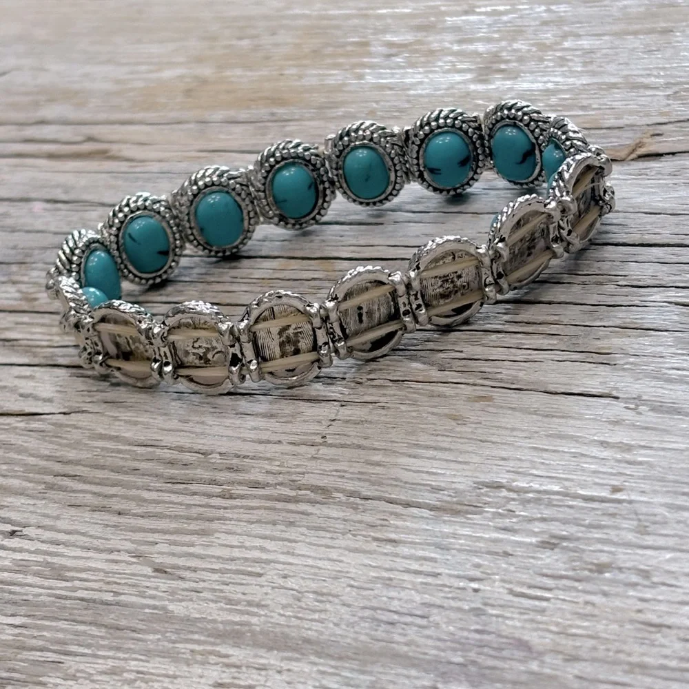Vintage Silver Tone & Turquoise Stretch Southweastern Bracelet. Boho Women’s OS
